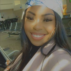 Meet your Posher, Damon